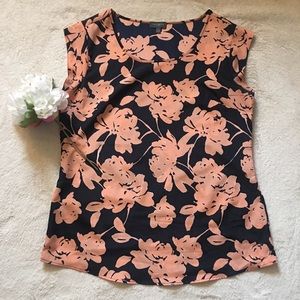 The Limited🔸 Floral cap sleeve blouse